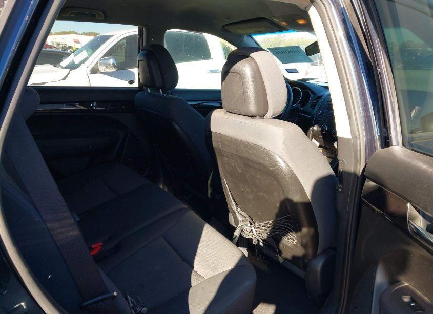 Photo 8 of 2012 Kia Sorento LX (VIN 5XYKT3A15CG260773)