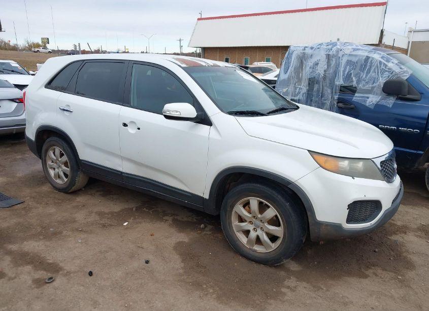 2012 Kia Sorento LX (VIN 5XYKT3A15CG262331) main photo
