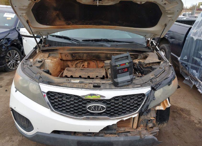 Photo 10 of 2012 Kia Sorento LX (VIN 5XYKT3A15CG262331)