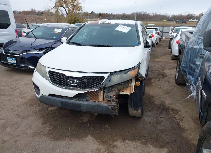 Photo 6 of 2012 Kia Sorento LX (VIN 5XYKT3A15CG262331)