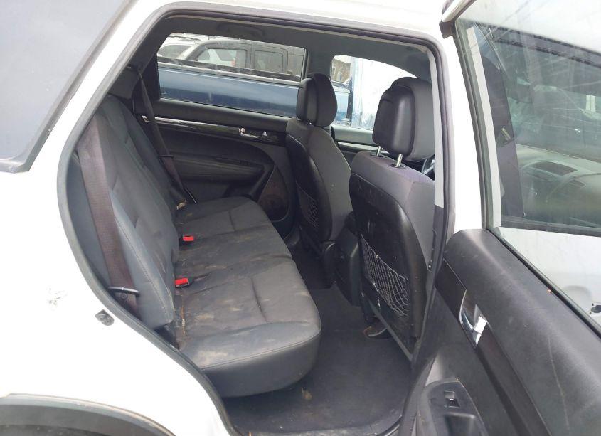 Photo 8 of 2012 Kia Sorento LX (VIN 5XYKT3A15CG262331)