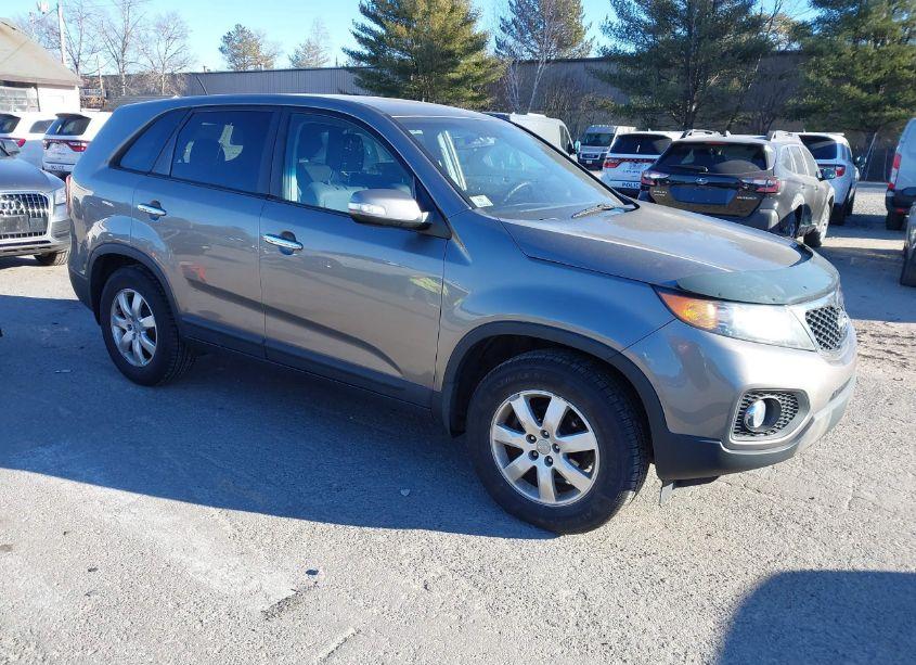 2012 Kia Sorento LX (VIN 5XYKT3A15CG306134) main photo