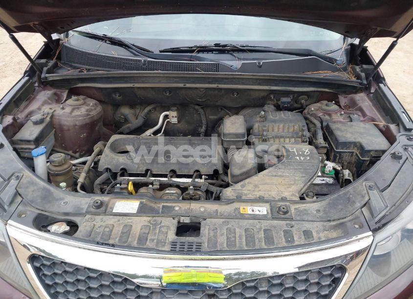 Photo 10 of 2013 Kia Sorento LX (VIN 5XYKT3A15DG350409)