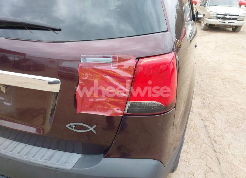 Photo 13 of 2013 Kia Sorento LX (VIN 5XYKT3A15DG350409)