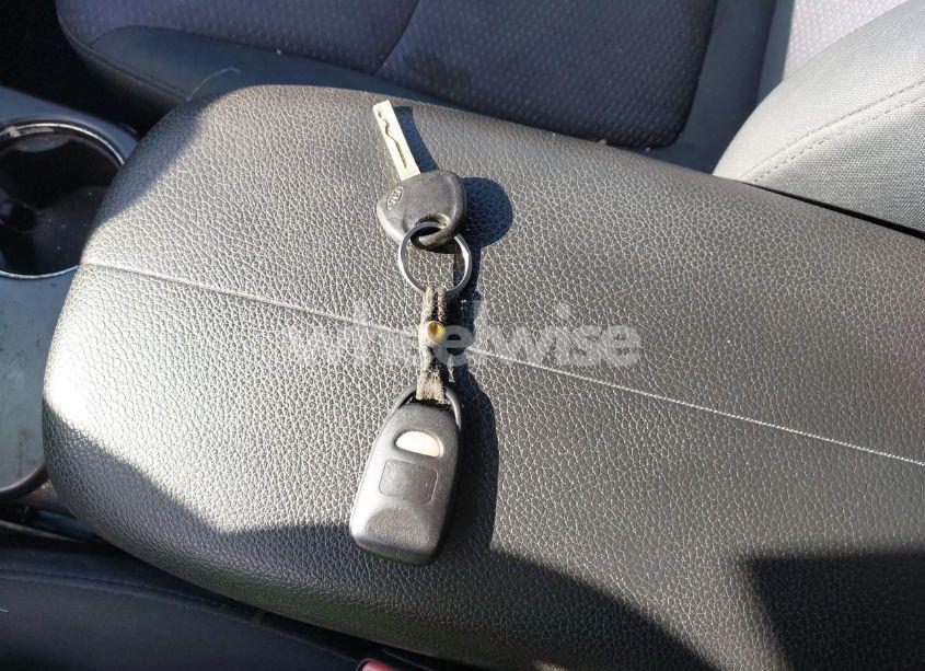 Photo 11 of 2013 Kia Sorento LX (VIN 5XYKT3A15DG363385)