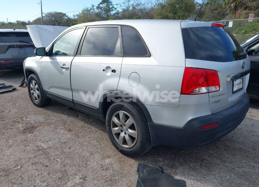 Photo 3 of 2013 Kia Sorento LX (VIN 5XYKT3A15DG363385)