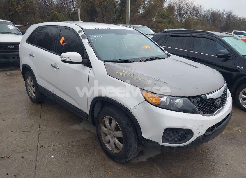 2011 Kia Sorento LX (VIN 5XYKT3A16BG004043) main photo