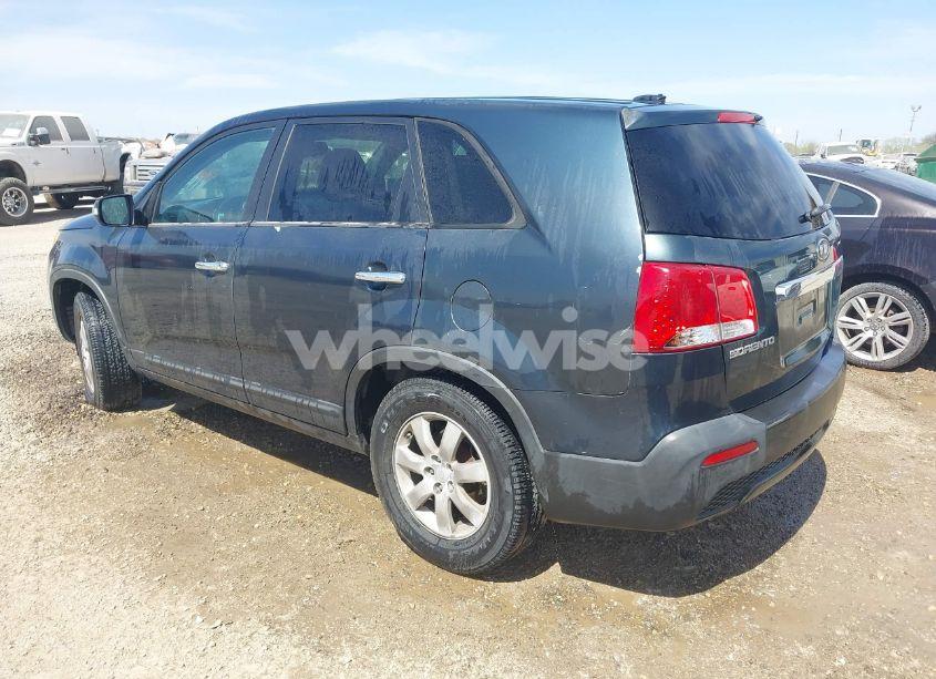 Photo 3 of 2011 Kia Sorento LX (VIN 5XYKT3A16BG065196)