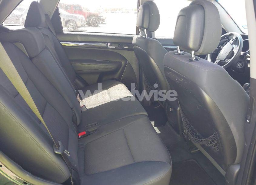 Photo 8 of 2011 Kia Sorento LX (VIN 5XYKT3A16BG065196)