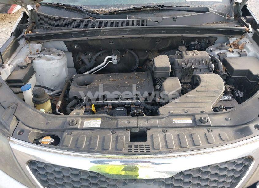 Photo 10 of 2011 Kia Sorento LX (VIN 5XYKT3A16BG092558)