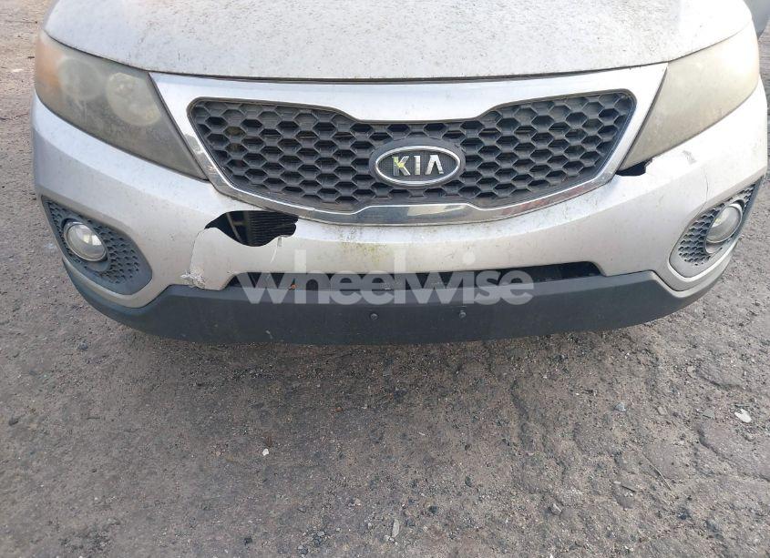 Photo 6 of 2011 Kia Sorento LX (VIN 5XYKT3A16BG092558)