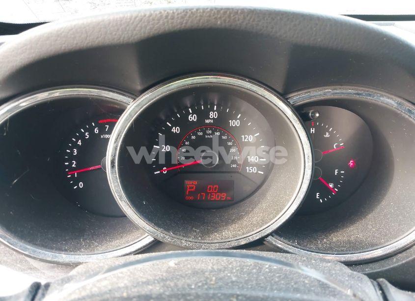 Photo 7 of 2011 Kia Sorento LX (VIN 5XYKT3A16BG092558)