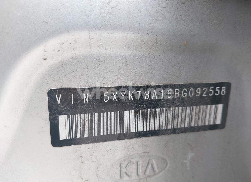 Photo 9 of 2011 Kia Sorento LX (VIN 5XYKT3A16BG092558)