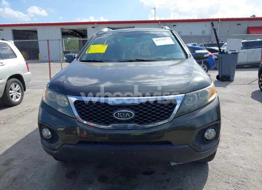 Photo 13 of 2011 Kia Sorento LX (VIN 5XYKT3A16BG109388)