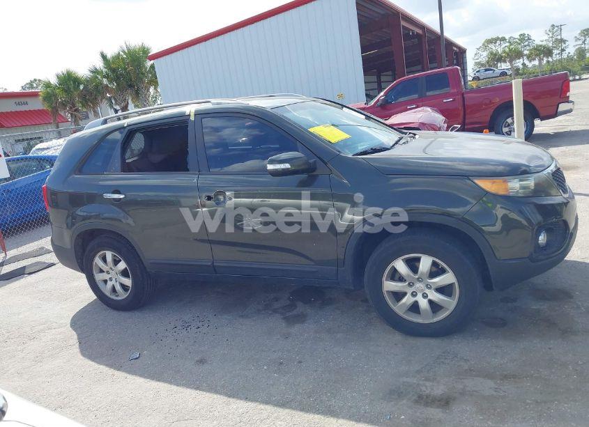 Photo 14 of 2011 Kia Sorento LX (VIN 5XYKT3A16BG109388)