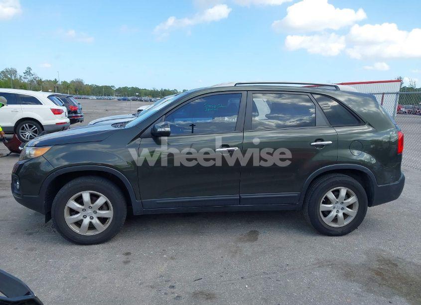 Photo 15 of 2011 Kia Sorento LX (VIN 5XYKT3A16BG109388)