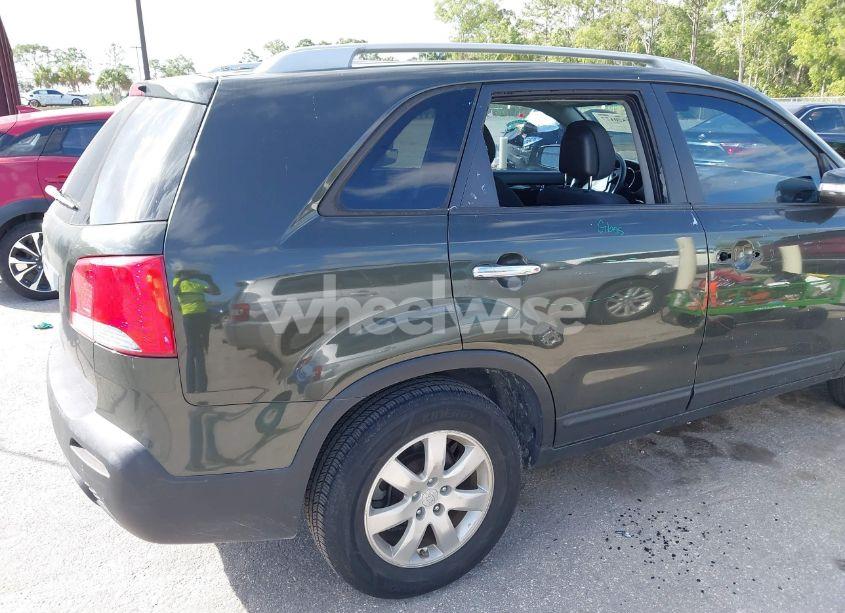 Photo 6 of 2011 Kia Sorento LX (VIN 5XYKT3A16BG109388)