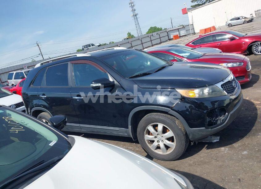 Photo 13 of 2011 Kia Sorento LX (VIN 5XYKT3A16BG161975)