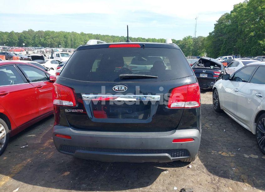 Photo 16 of 2011 Kia Sorento LX (VIN 5XYKT3A16BG161975)