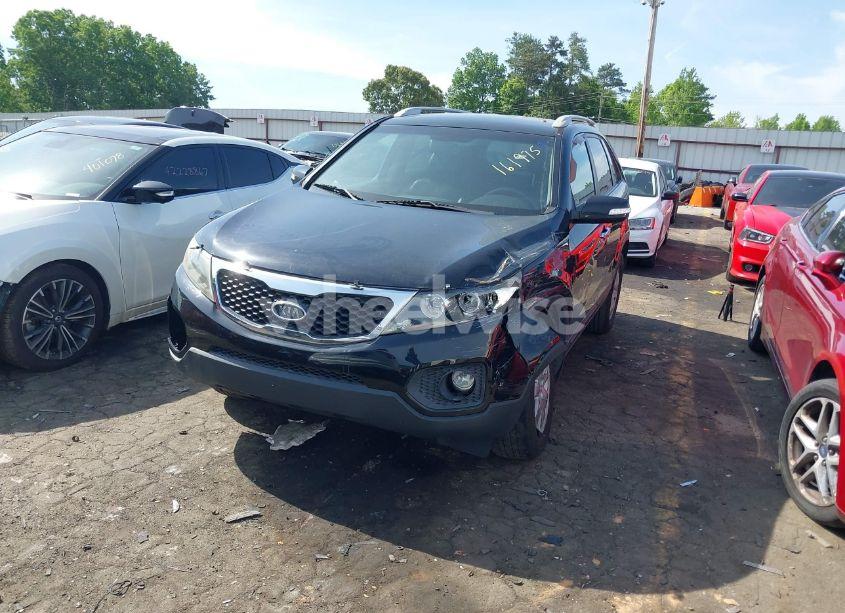 Photo 2 of 2011 Kia Sorento LX (VIN 5XYKT3A16BG161975)