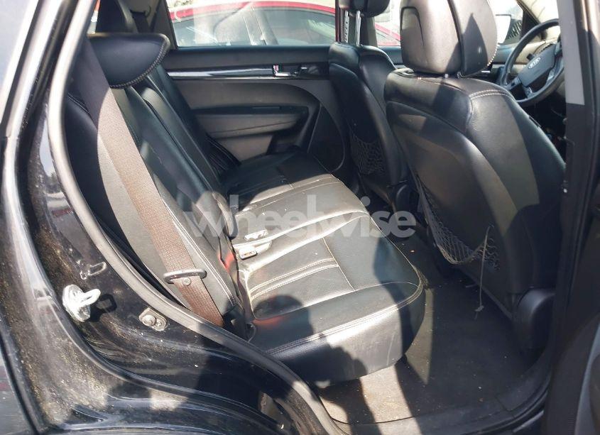 Photo 8 of 2011 Kia Sorento LX (VIN 5XYKT3A16BG161975)