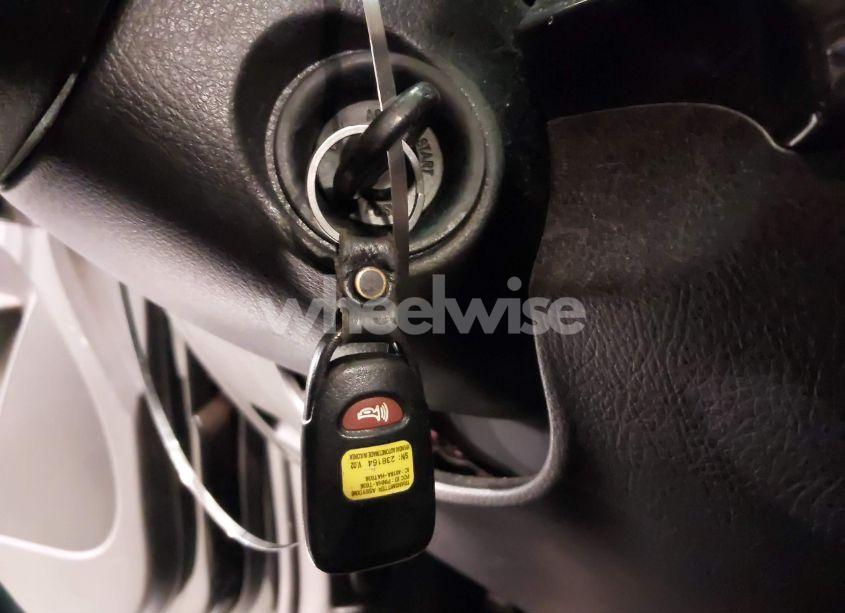 Photo 11 of 2011 Kia Sorento LX (VIN 5XYKT3A16BG183510)