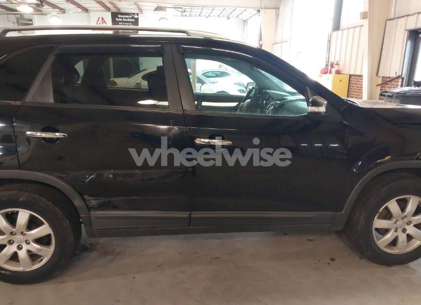 Photo 13 of 2011 Kia Sorento LX (VIN 5XYKT3A16BG183510)