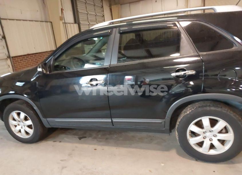 Photo 14 of 2011 Kia Sorento LX (VIN 5XYKT3A16BG183510)