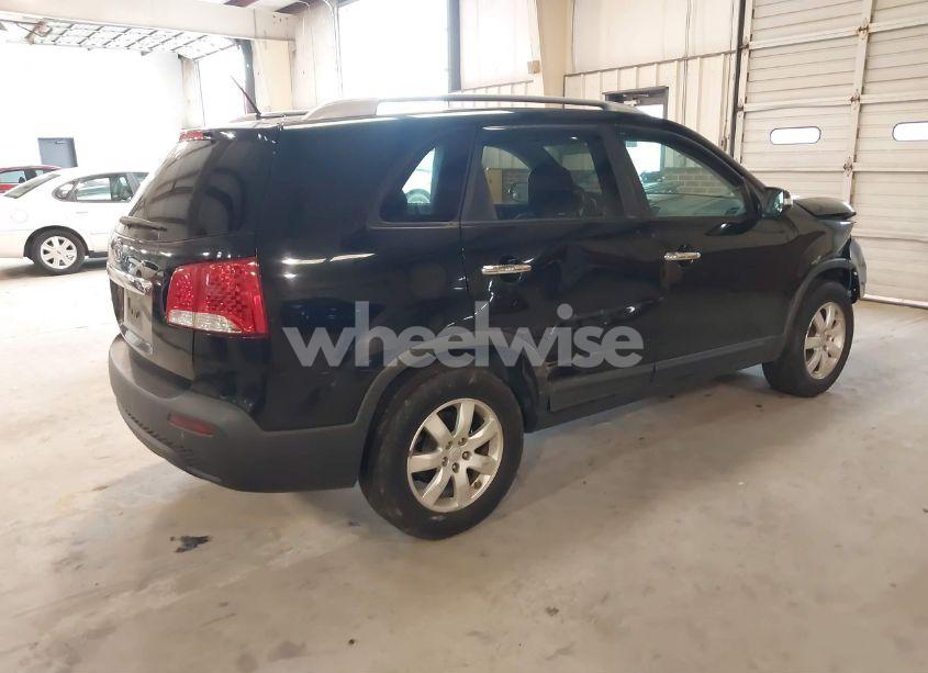 Photo 4 of 2011 Kia Sorento LX (VIN 5XYKT3A16BG183510)