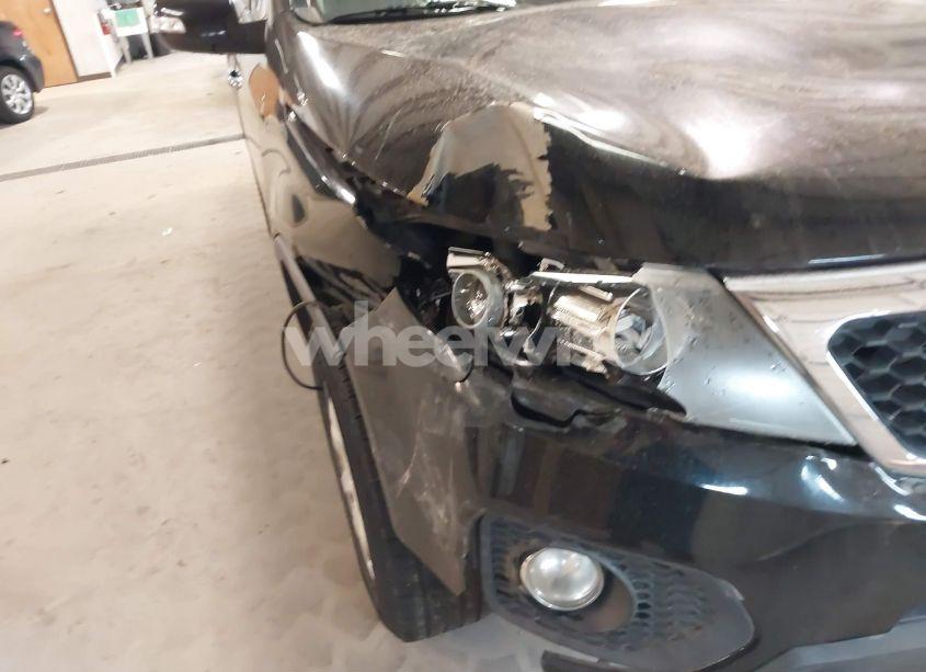 Photo 6 of 2011 Kia Sorento LX (VIN 5XYKT3A16BG183510)