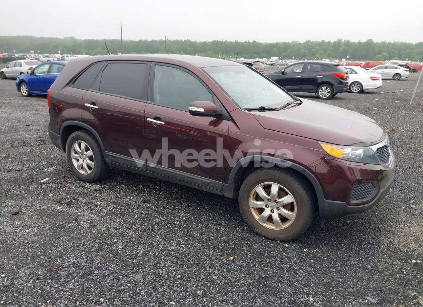 2012 Kia Sorento LX (VIN 5XYKT3A16CG267750) main photo