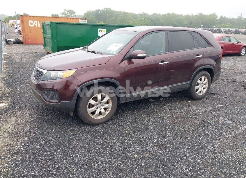 Photo 2 of 2012 Kia Sorento LX (VIN 5XYKT3A16CG267750)
