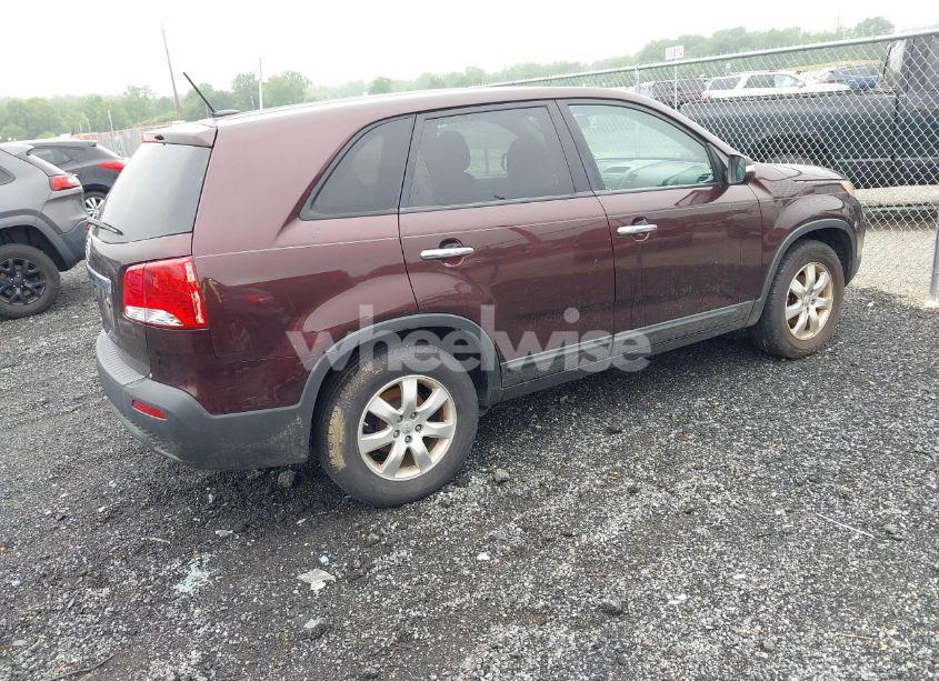 Photo 4 of 2012 Kia Sorento LX (VIN 5XYKT3A16CG267750)