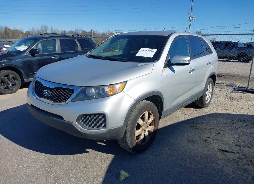 Photo 2 of 2012 Kia Sorento LX (VIN 5XYKT3A16CG293541)