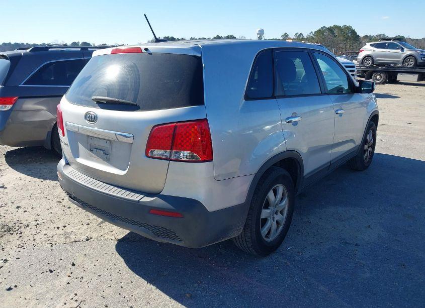 Photo 4 of 2012 Kia Sorento LX (VIN 5XYKT3A16CG293541)