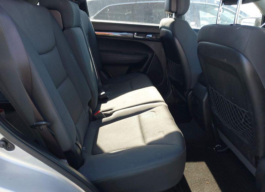 Photo 8 of 2012 Kia Sorento LX (VIN 5XYKT3A16CG293541)