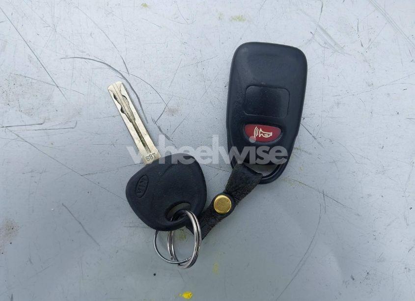 Photo 11 of 2013 Kia Sorento LX (VIN 5XYKT3A16DG336986)