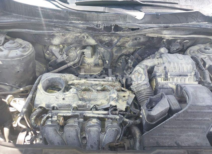 Photo 6 of 2013 Kia Sorento LX (VIN 5XYKT3A16DG381328)