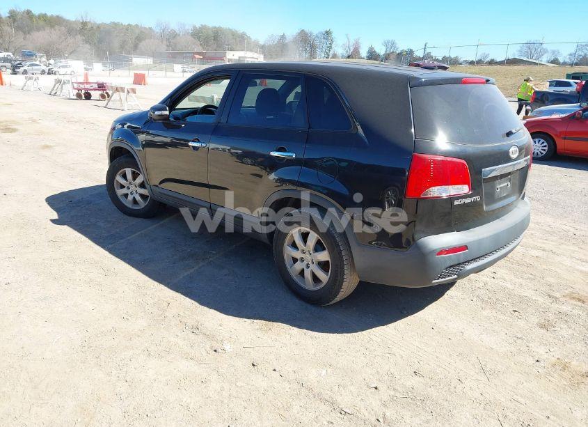 Photo 3 of 2011 Kia Sorento LX (VIN 5XYKT3A17BG012880)