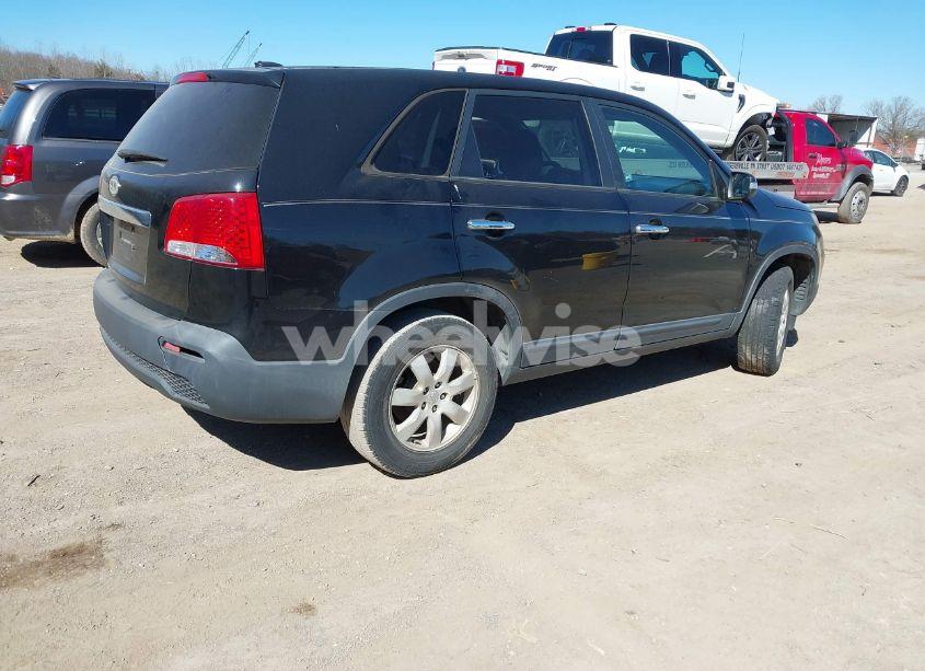 Photo 4 of 2011 Kia Sorento LX (VIN 5XYKT3A17BG012880)