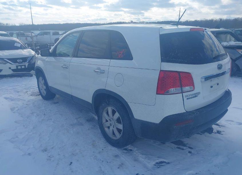 Photo 3 of 2011 Kia Sorento LX (VIN 5XYKT3A17BG065353)