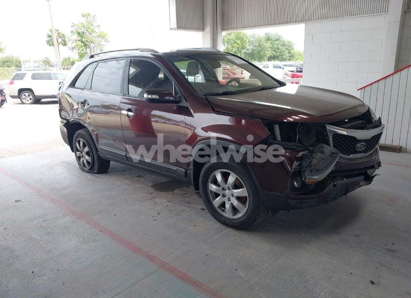 2011 Kia Sorento LX (VIN 5XYKT3A17BG072223) main photo