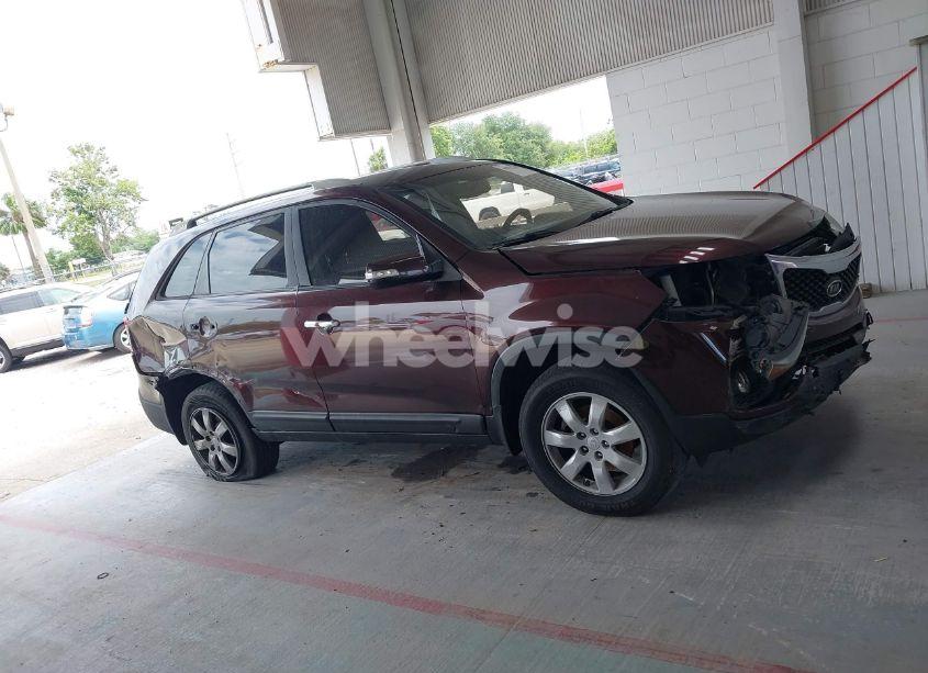 Photo 13 of 2011 Kia Sorento LX (VIN 5XYKT3A17BG072223)