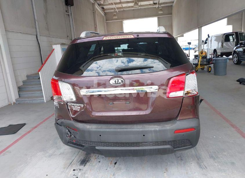 Photo 16 of 2011 Kia Sorento LX (VIN 5XYKT3A17BG072223)