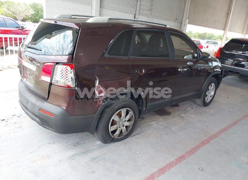 Photo 4 of 2011 Kia Sorento LX (VIN 5XYKT3A17BG072223)