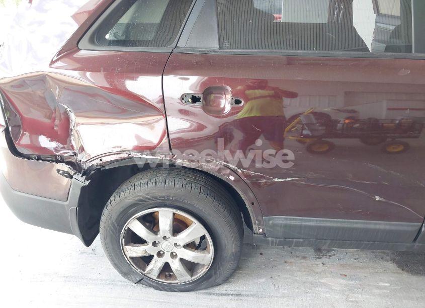 Photo 6 of 2011 Kia Sorento LX (VIN 5XYKT3A17BG072223)