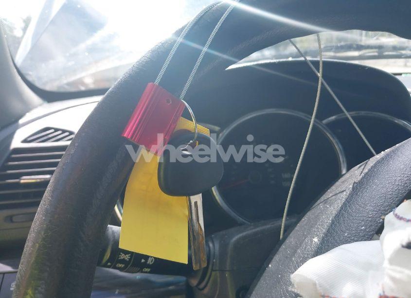 Photo 11 of 2011 Kia Sorento LX (VIN 5XYKT3A17BG095081)