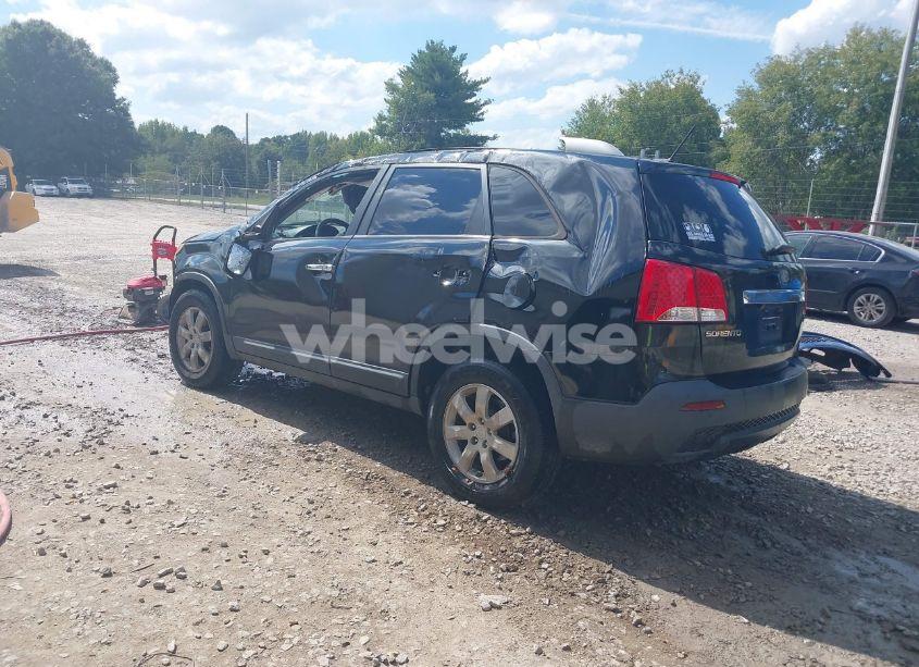 Photo 3 of 2011 Kia Sorento LX (VIN 5XYKT3A17BG095081)