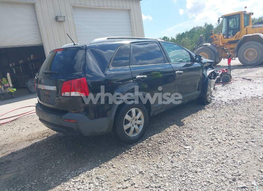 Photo 4 of 2011 Kia Sorento LX (VIN 5XYKT3A17BG095081)