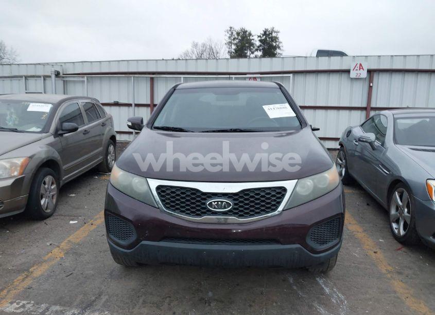 Photo 12 of 2011 Kia Sorento LX (VIN 5XYKT3A17BG122098)
